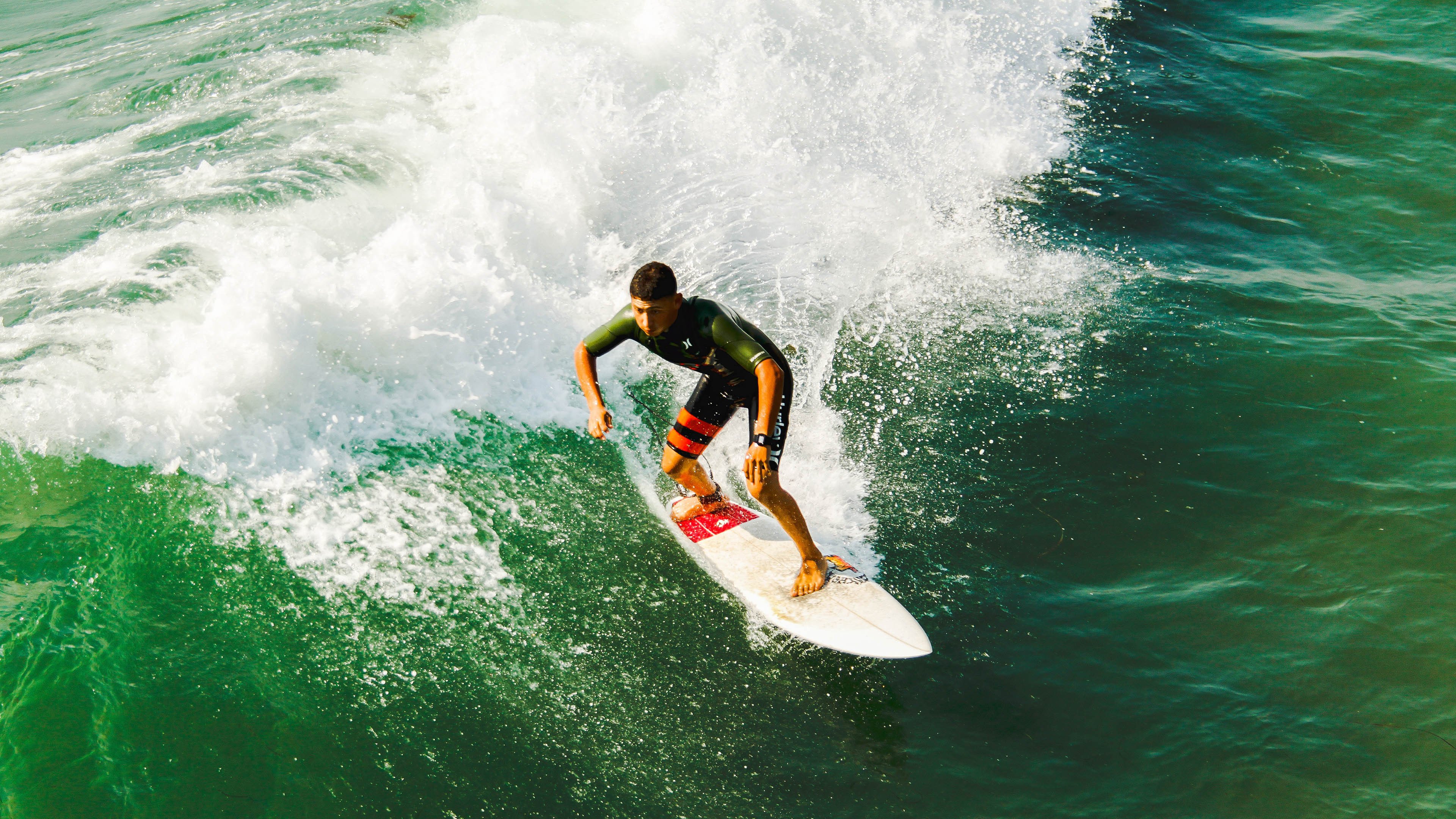 墨西哥球迷在冰天雪地中跳“足球辣舞”