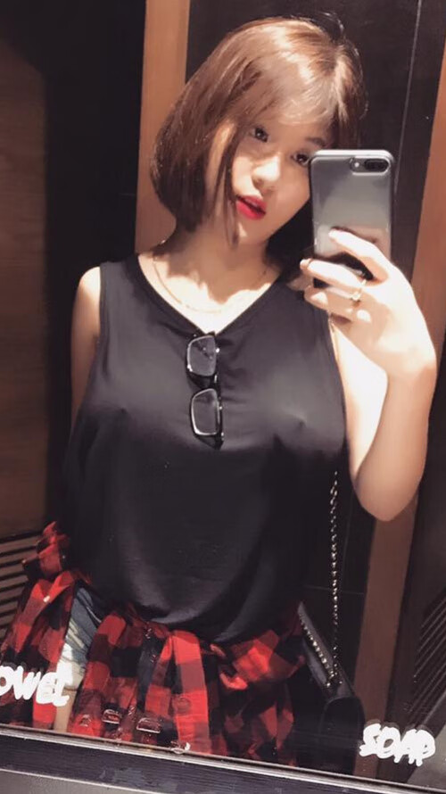 边裁是否应使用更多智能设备辅助判罚,边裁和裁判是什么关系