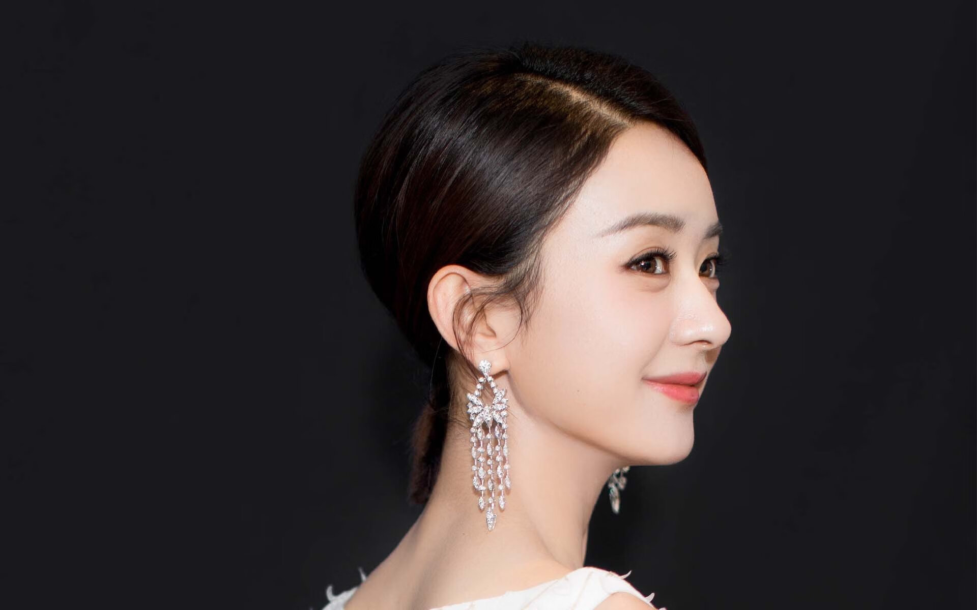 “武汉马拉松赛道：谁能在最后冲刺中力压群雄？”