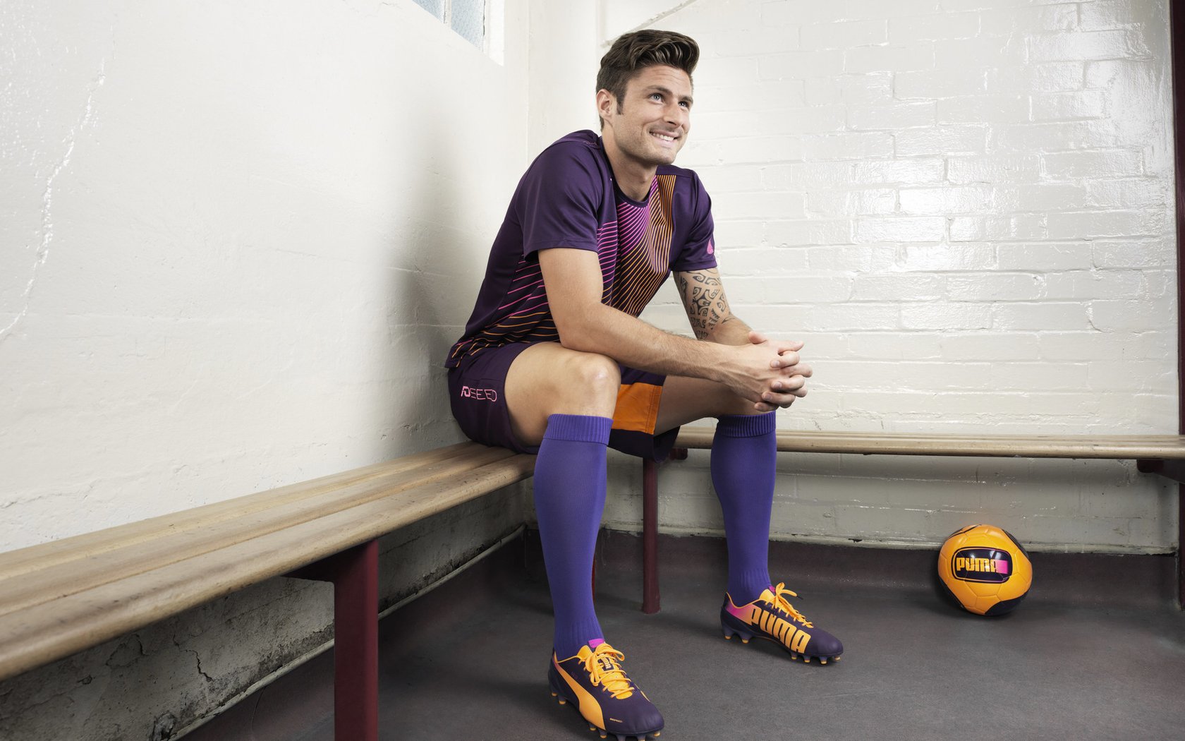 山地飞跃——高空绳索攀爬赛引人入胜，高空攀岩绳索上升工具用法